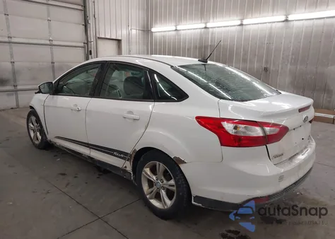 2013 Ford Focus Se z USA, uszkodzony, nr VIN 1FADP3F27DL237473